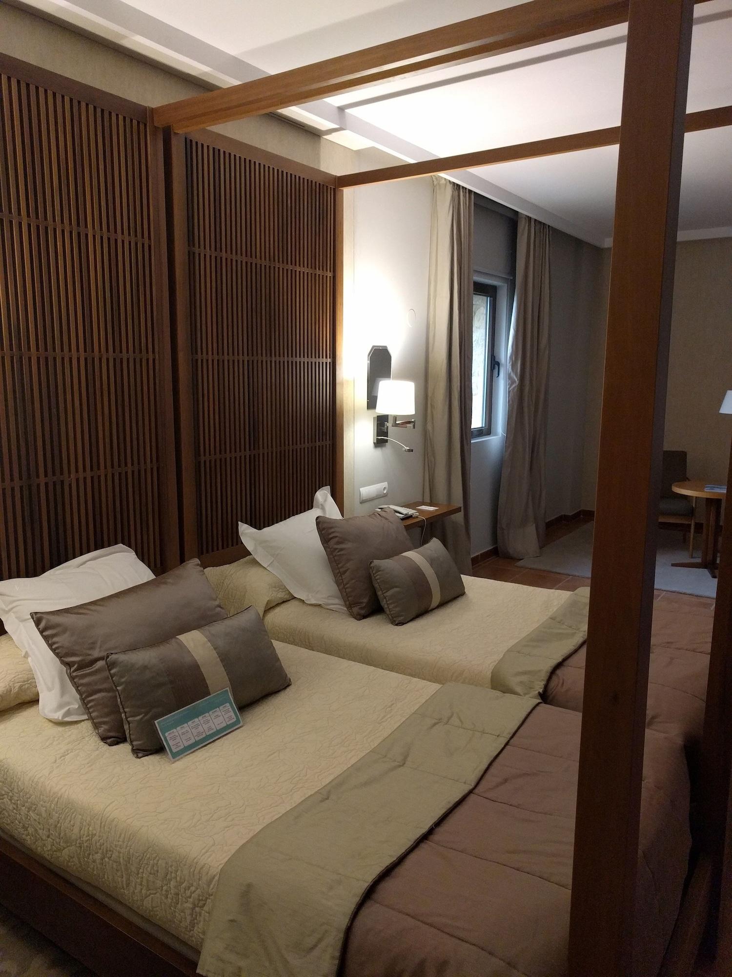 Hotel De 4*