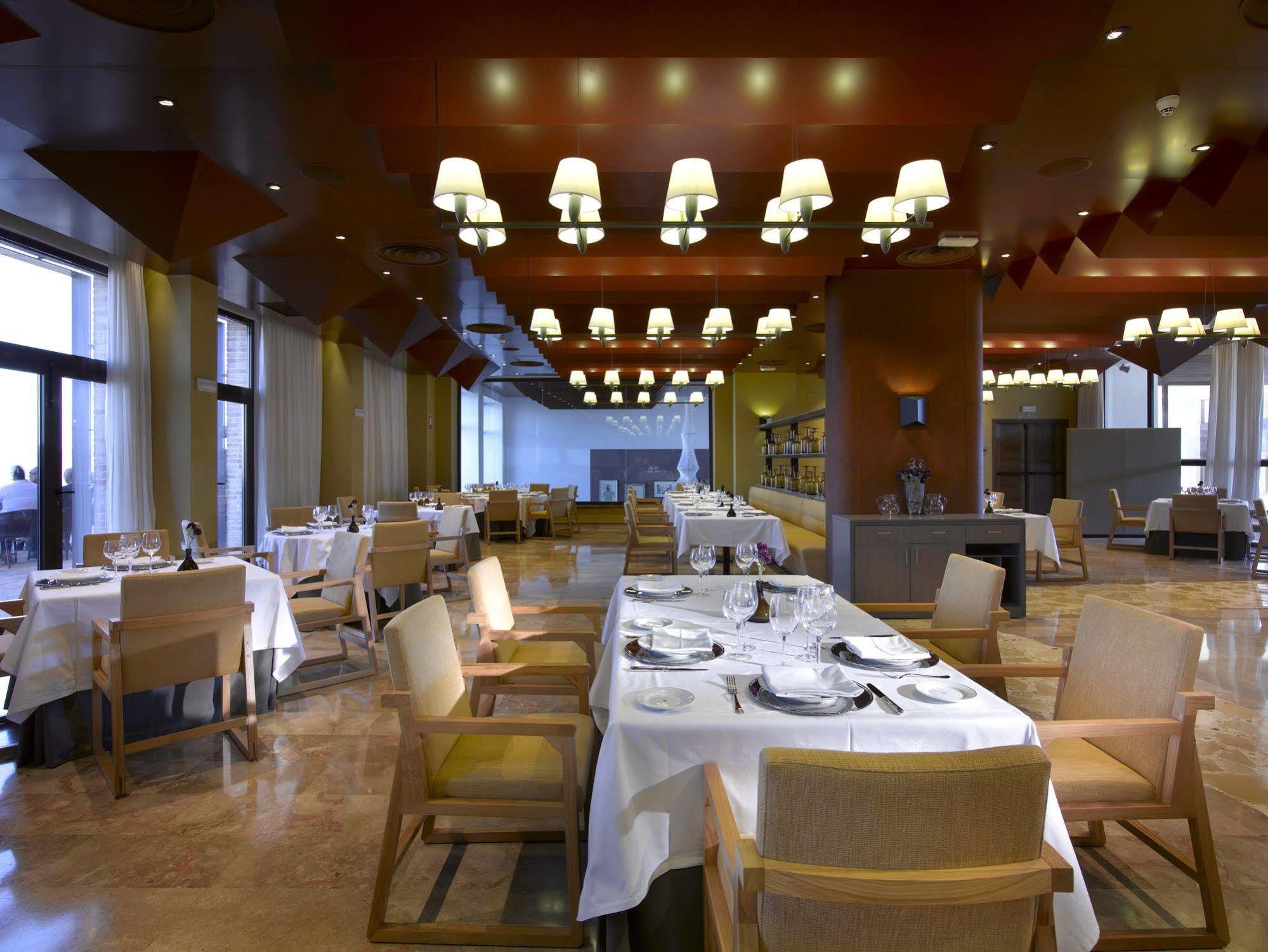 Hotel De 4*